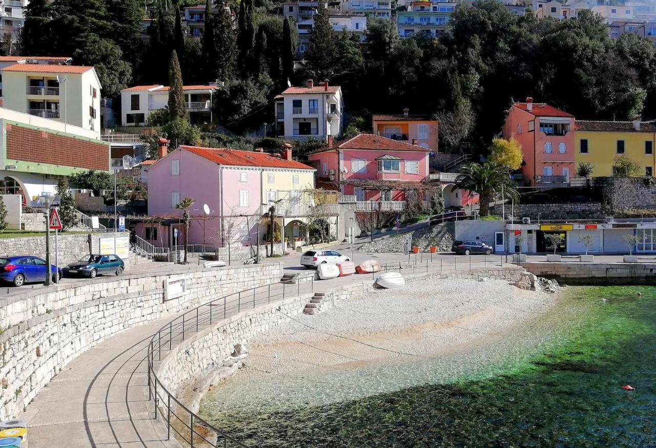 Apartment Suzie Q - Intermezzo With Sea View Rabac Bagian luar foto
